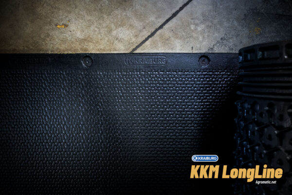KRAIBURG KKM LongLine stall mat roll surface view.
