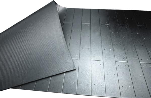 BELMONDO Rodeo stall wall mats, wall padding for horse stalls in stables.